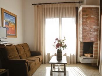 APCOSTAS Villa Piscis / Cinq Pièces